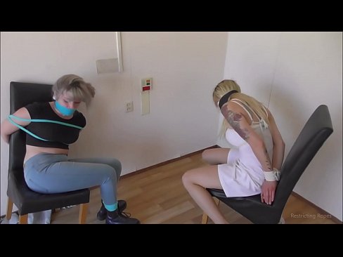 ❤️ Atkarīga / sasietas un ar aizliktām mutēm / damsel in distress Duršanās video pie lv.passiveincome1.ru ❌